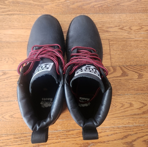 New Condition Black Roots Buff Boots - Picture 2 of 7